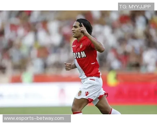 卡洛斯贝拉：从墨西哥足球天才到美国大联盟的超级明星