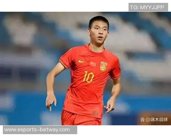 足球巨星崴脚意外引发连锁反应球队命运与冠军之路再起波澜