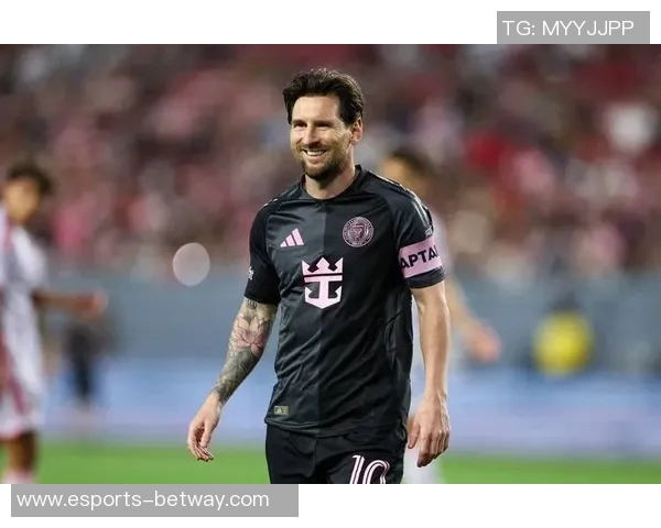 足球四大球星齐聚赛场争锋 谁将成为全球足坛新王者